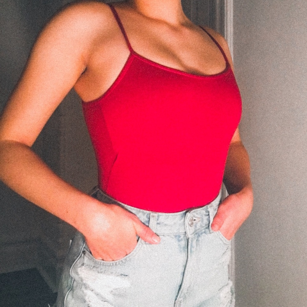 RED BACKLESS BODYSUIT